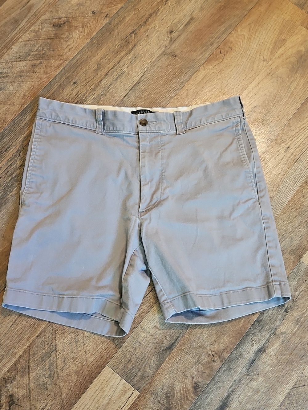 👖J. Crew Light Gray Men’s Chino Shorts